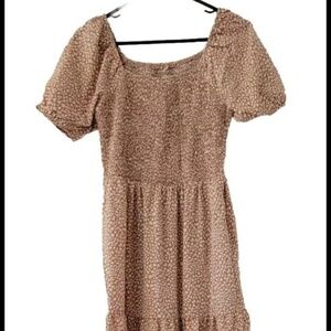 Women’s short sleeve smocked tiered summer dress size M